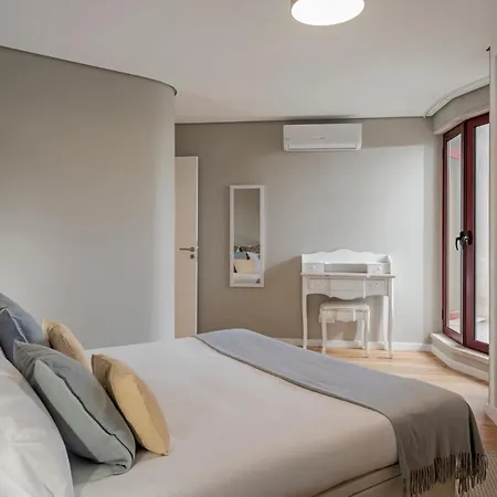 The Mountain By An Island Lägenhet