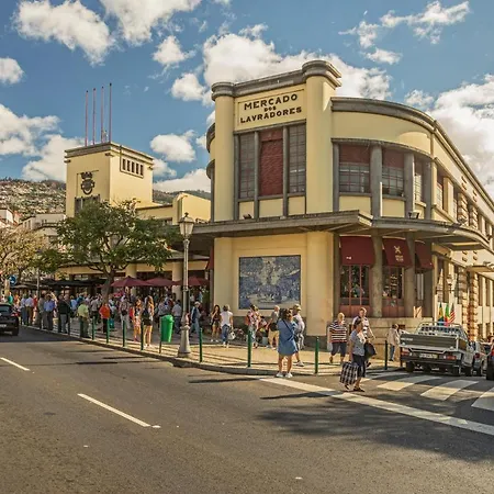 The Mountain By An Island Lägenhet